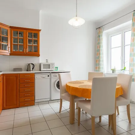 Hubert Family Rezidence Apartment